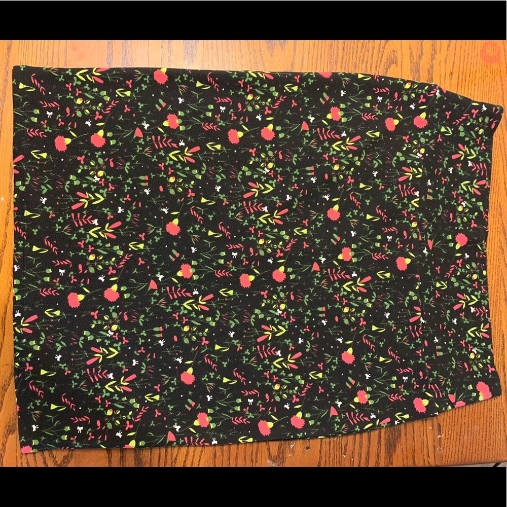 Medium lularoe Cassie